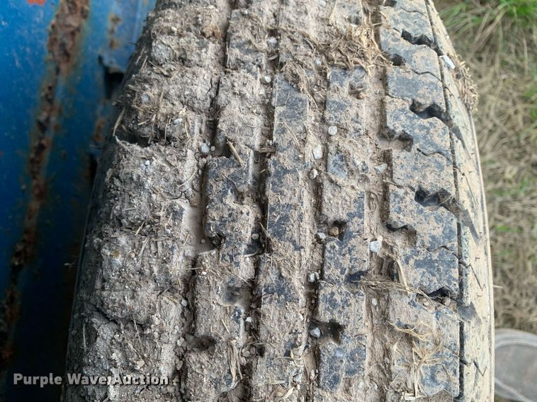 image for item KX9849 1983 WW Trailer livestock trailer