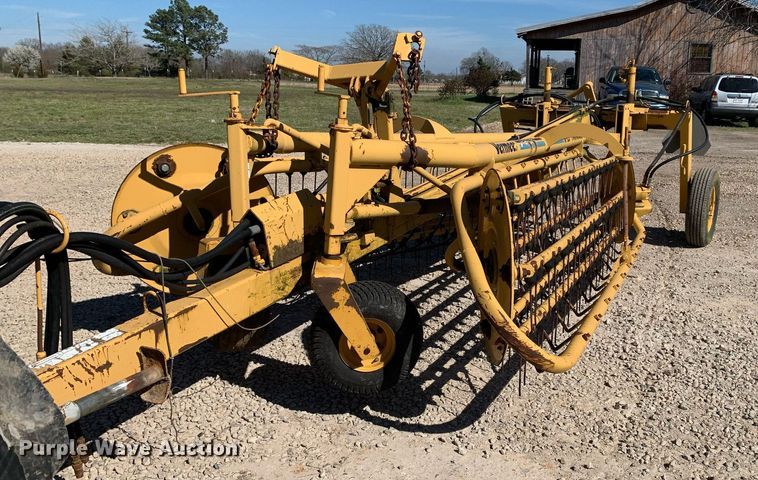 image for item KX9850 Vermeer R23 Twinrake hay rake