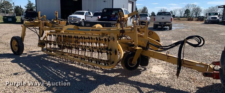 image for item KX9850 Vermeer R23 Twinrake hay rake