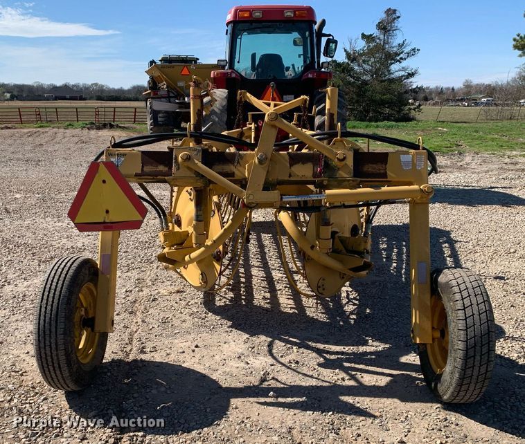 image for item KX9850 Vermeer R23 Twinrake hay rake
