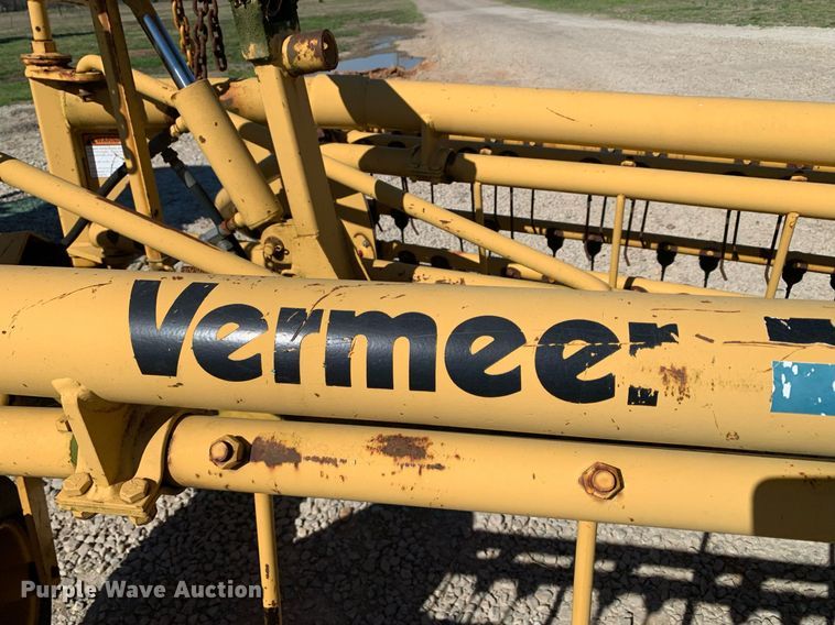 image for item KX9850 Vermeer R23 Twinrake hay rake