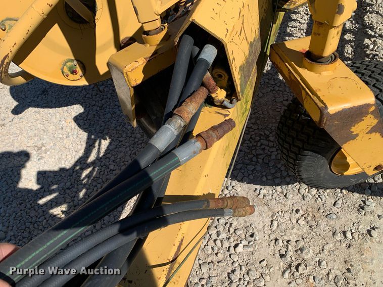 image for item KX9850 Vermeer R23 Twinrake hay rake