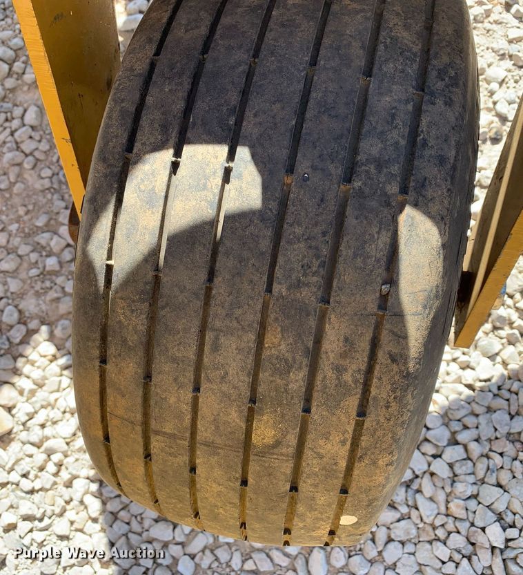 image for item KX9850 Vermeer R23 Twinrake hay rake