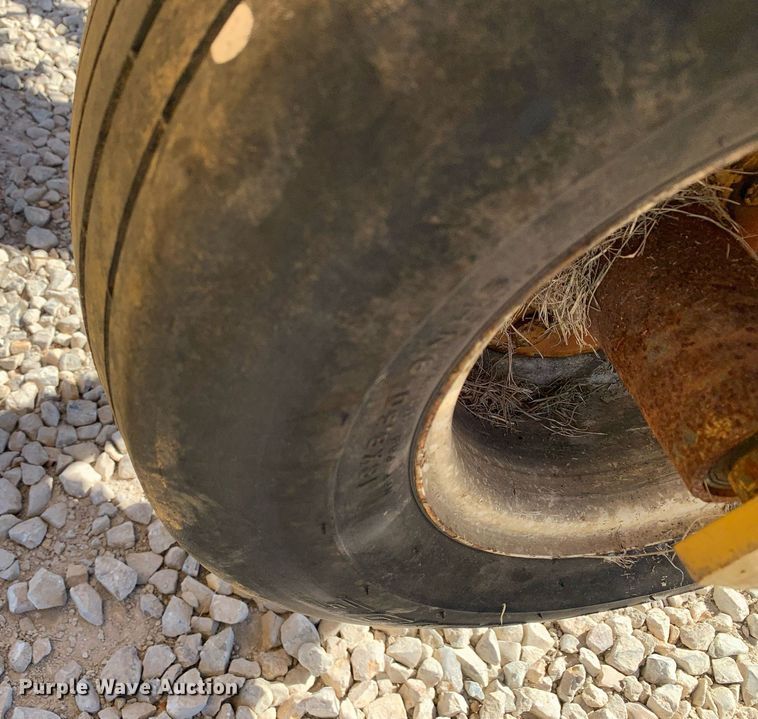 image for item KX9850 Vermeer R23 Twinrake hay rake