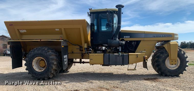 image for item KX9851 2005 Ag-Chem 8103 applicator