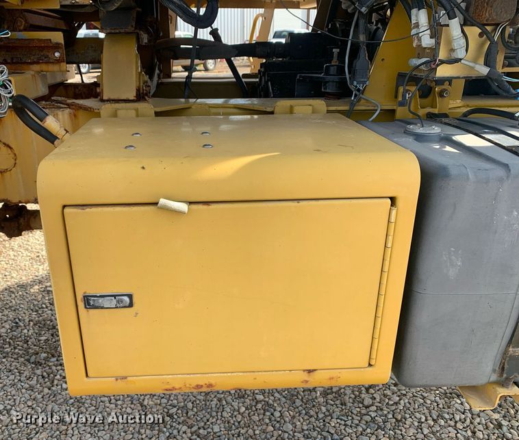 image for item KX9851 2005 Ag-Chem 8103 applicator