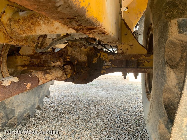 image for item KX9851 2005 Ag-Chem 8103 applicator