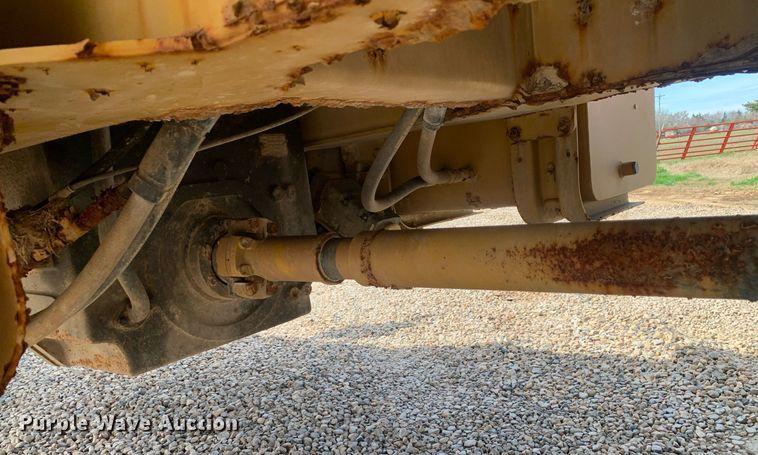 image for item KX9851 2005 Ag-Chem 8103 applicator