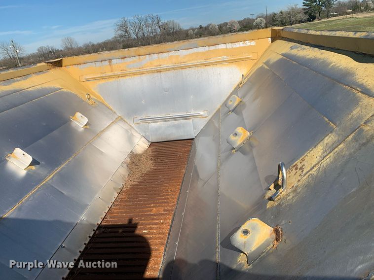 image for item KX9851 2005 Ag-Chem 8103 applicator