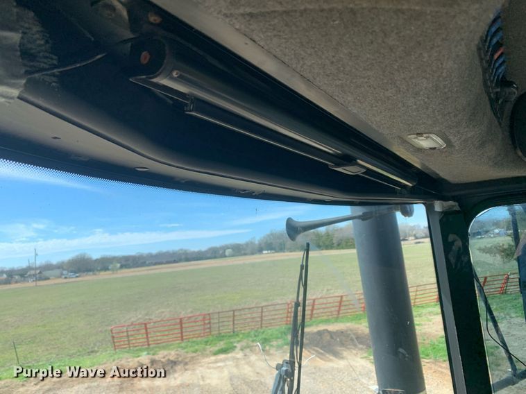 image for item KX9851 2005 Ag-Chem 8103 applicator