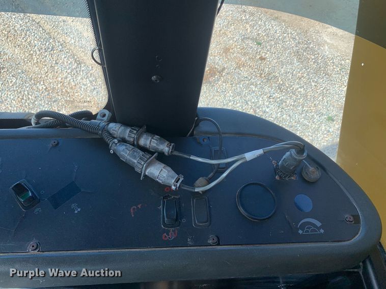 image for item KX9851 2005 Ag-Chem 8103 applicator