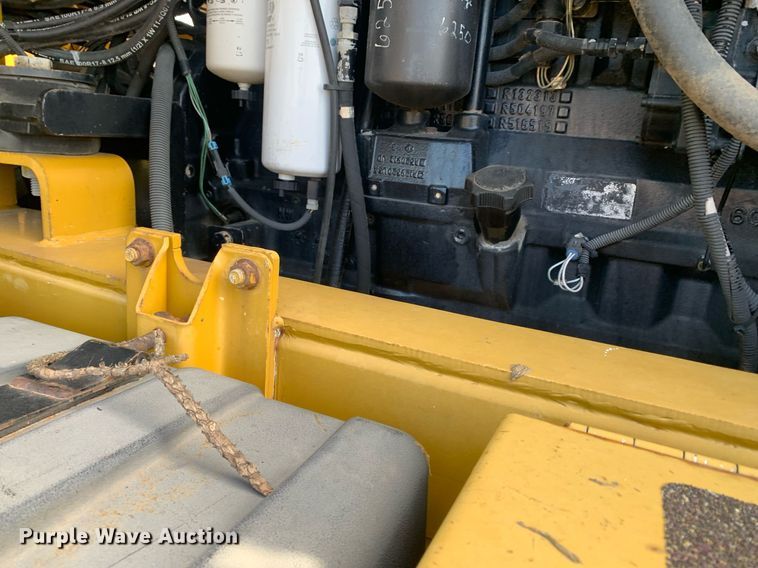 image for item KX9851 2005 Ag-Chem 8103 applicator