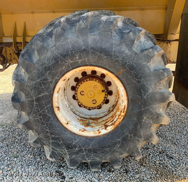 image for item KX9851 2005 Ag-Chem 8103 applicator