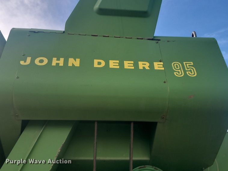 image for item LA9690 John Deere  95 combine