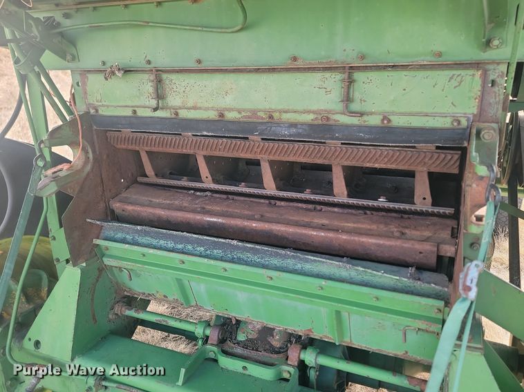 image for item LA9690 John Deere  95 combine