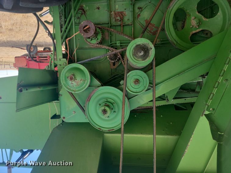 image for item LA9690 John Deere  95 combine