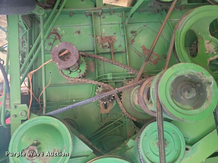 image for item LA9690 John Deere  95 combine