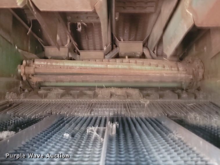 image for item LA9690 John Deere  95 combine