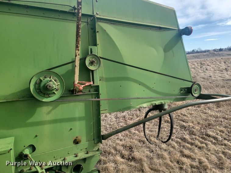 image for item LA9690 John Deere  95 combine