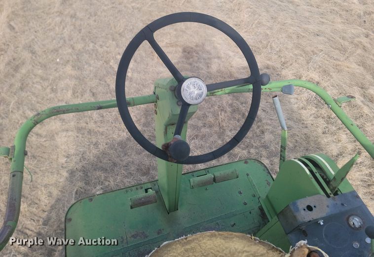 image for item LA9690 John Deere  95 combine