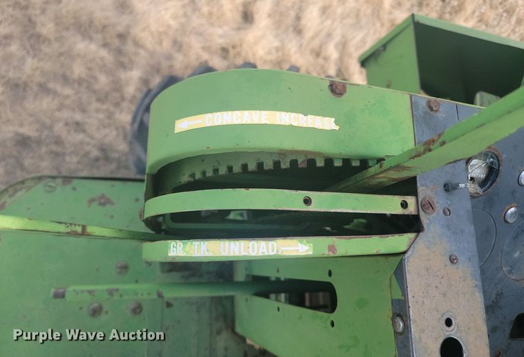 image for item LA9690 John Deere  95 combine