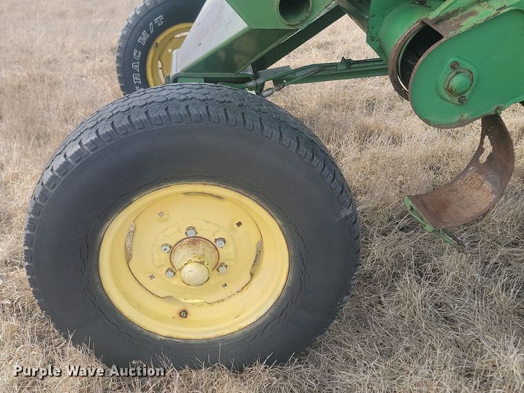 image for item LA9690 John Deere  95 combine