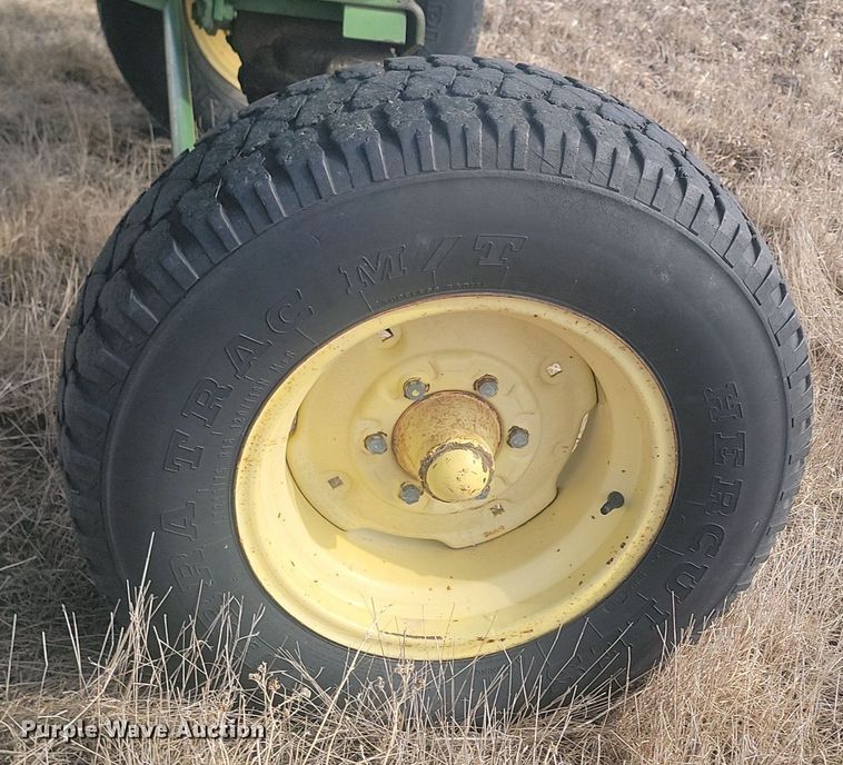 image for item LA9690 John Deere  95 combine