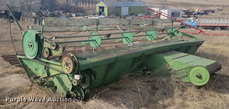 image for item LA9690 John Deere  95 combine