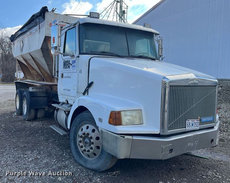 image for item LD9954 1995 White GMC WCA feed delivery truck