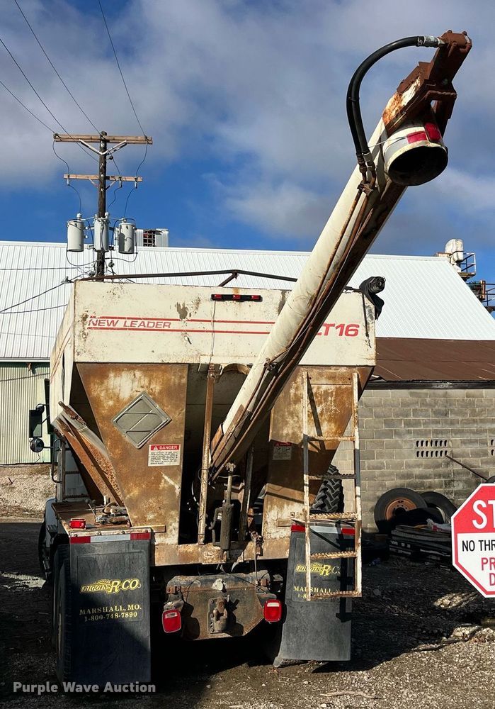 image for item LD9954 1995 White GMC WCA feed delivery truck