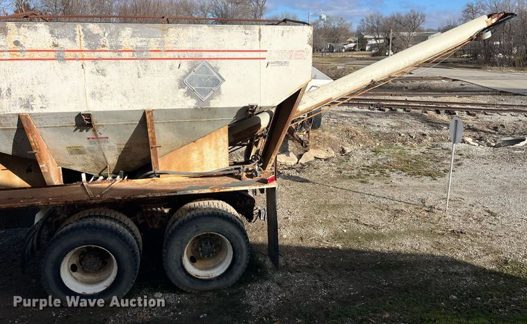 image for item LD9954 1995 White GMC WCA feed delivery truck