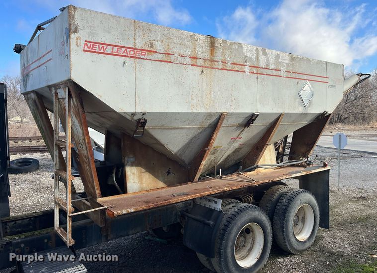 image for item LD9954 1995 White GMC WCA feed delivery truck