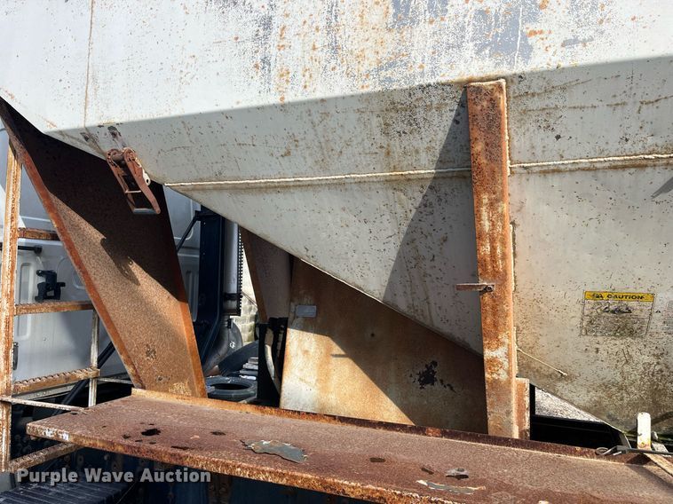 image for item LD9954 1995 White GMC WCA feed delivery truck