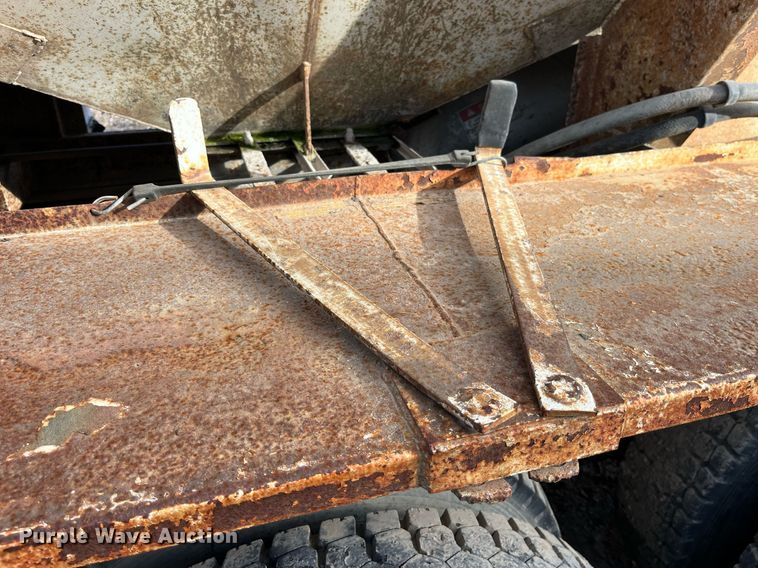 image for item LD9954 1995 White GMC WCA feed delivery truck