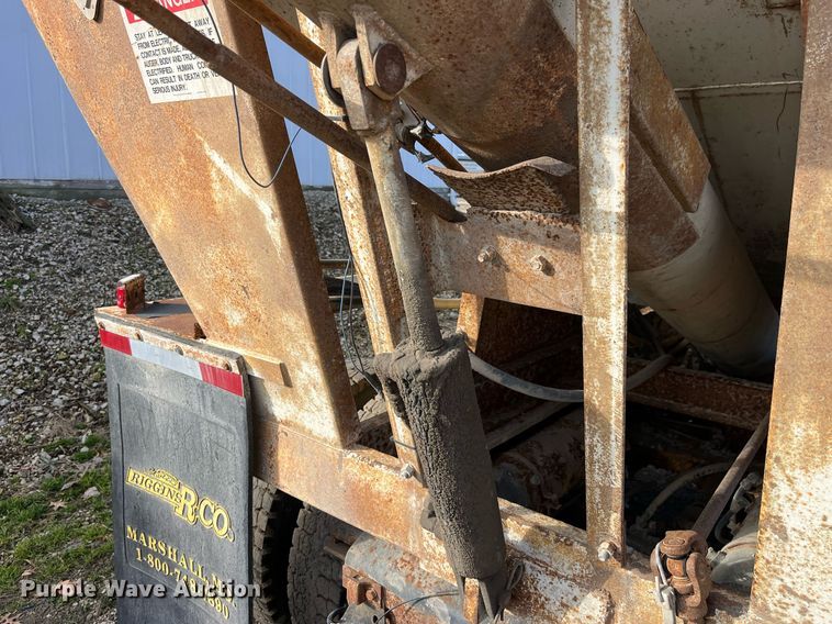 image for item LD9954 1995 White GMC WCA feed delivery truck