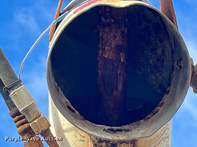 image for item LD9954 1995 White GMC WCA feed delivery truck