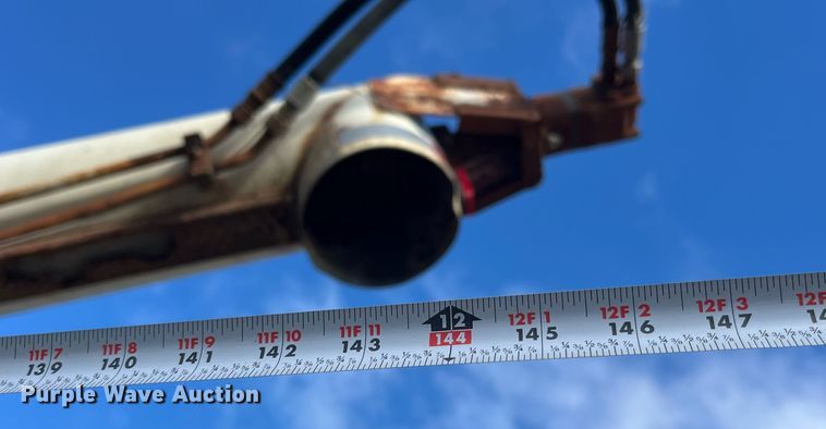 image for item LD9954 1995 White GMC WCA feed delivery truck