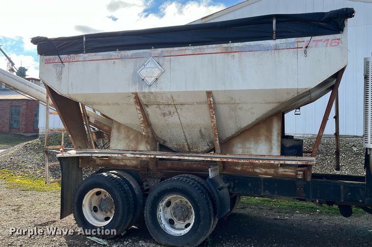 image for item LD9954 1995 White GMC WCA feed delivery truck