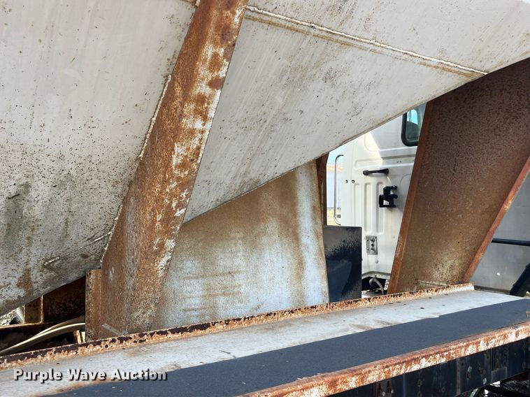 image for item LD9954 1995 White GMC WCA feed delivery truck