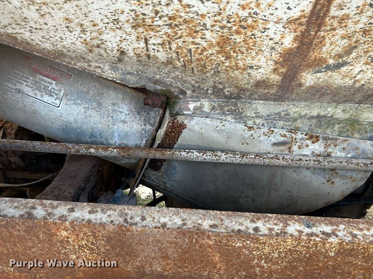 image for item LD9954 1995 White GMC WCA feed delivery truck