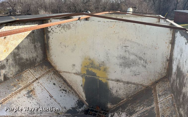 image for item LD9954 1995 White GMC WCA feed delivery truck