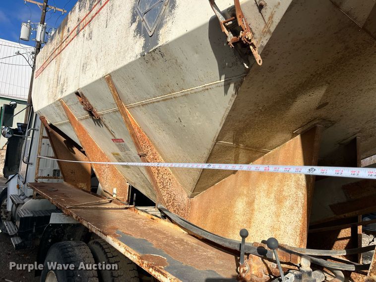 image for item LD9954 1995 White GMC WCA feed delivery truck