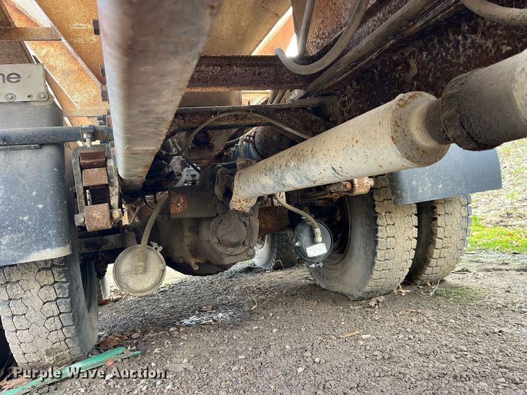 image for item LD9954 1995 White GMC WCA feed delivery truck