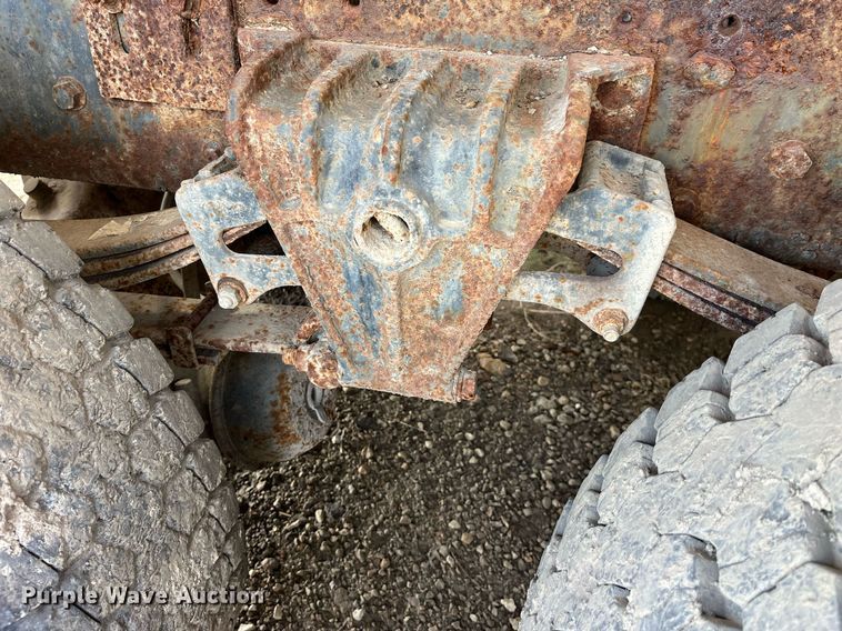 image for item LD9954 1995 White GMC WCA feed delivery truck