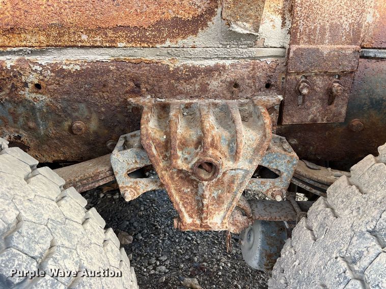 image for item LD9954 1995 White GMC WCA feed delivery truck