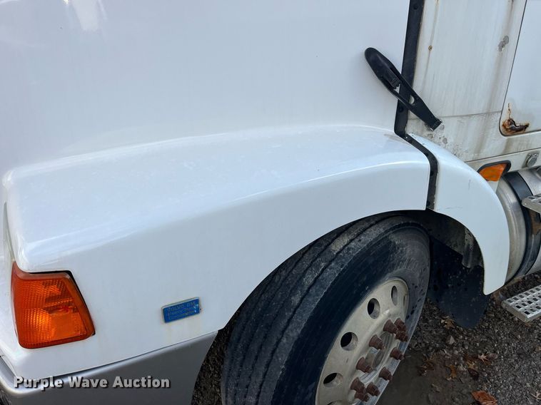 image for item LD9954 1995 White GMC WCA feed delivery truck