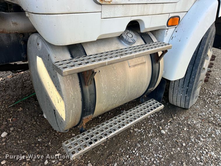 image for item LD9954 1995 White GMC WCA feed delivery truck