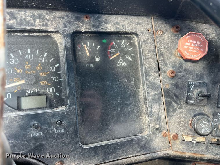 image for item LD9954 1995 White GMC WCA feed delivery truck