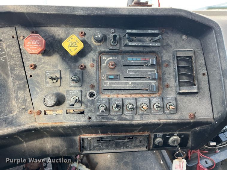 image for item LD9954 1995 White GMC WCA feed delivery truck