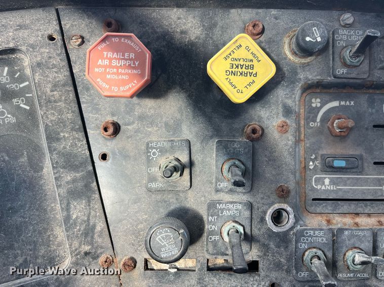 image for item LD9954 1995 White GMC WCA feed delivery truck